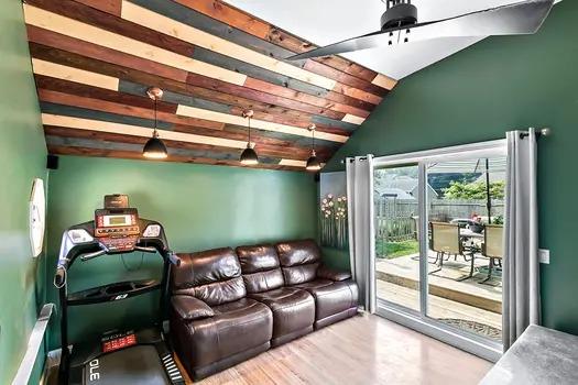 910 Institute Street