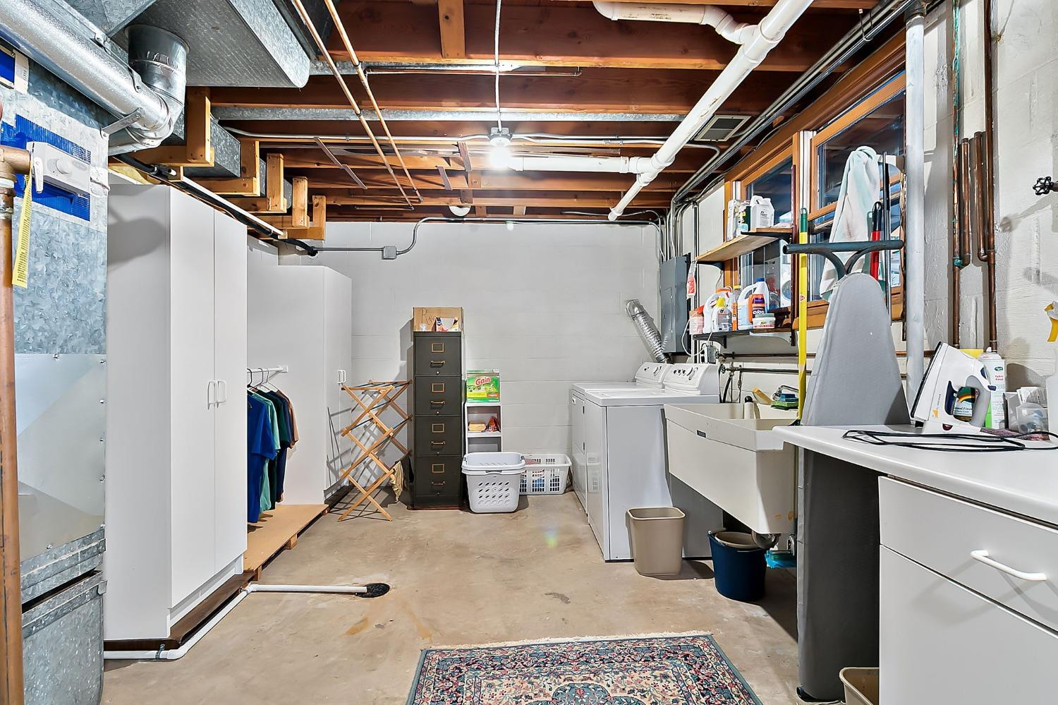 9605 Hawthorne Drive