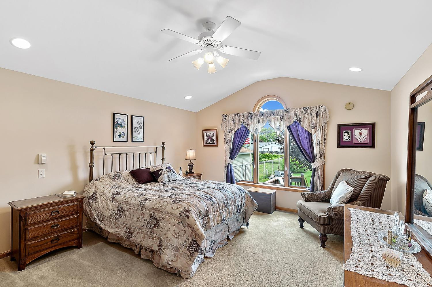 9605 Hawthorne Drive