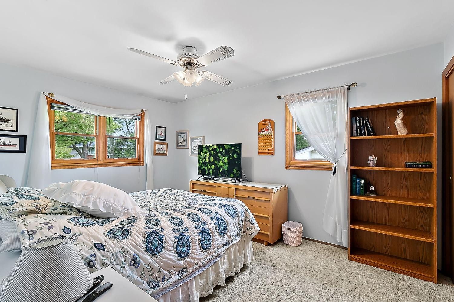 9605 Hawthorne Drive