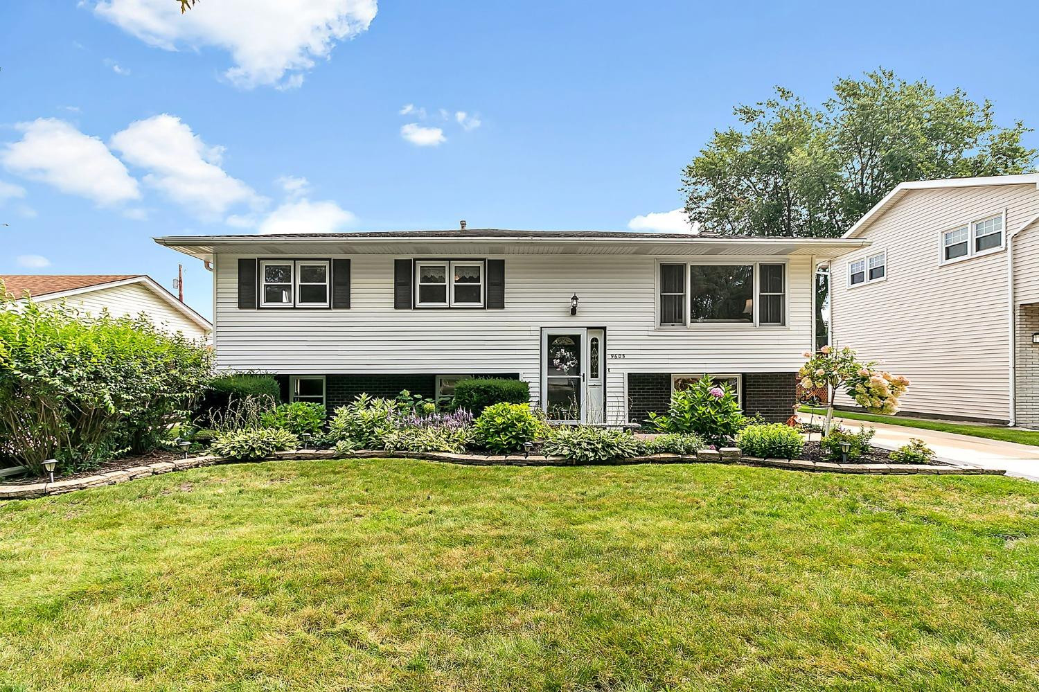 9605 Hawthorne Drive