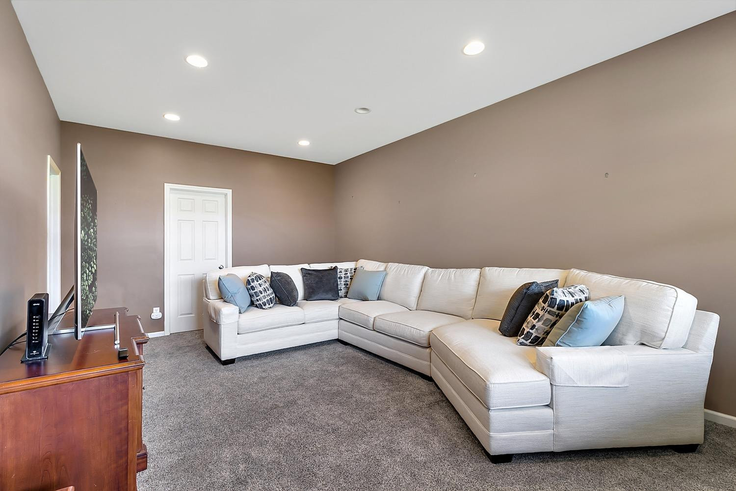 8753 Lake Hills Drive