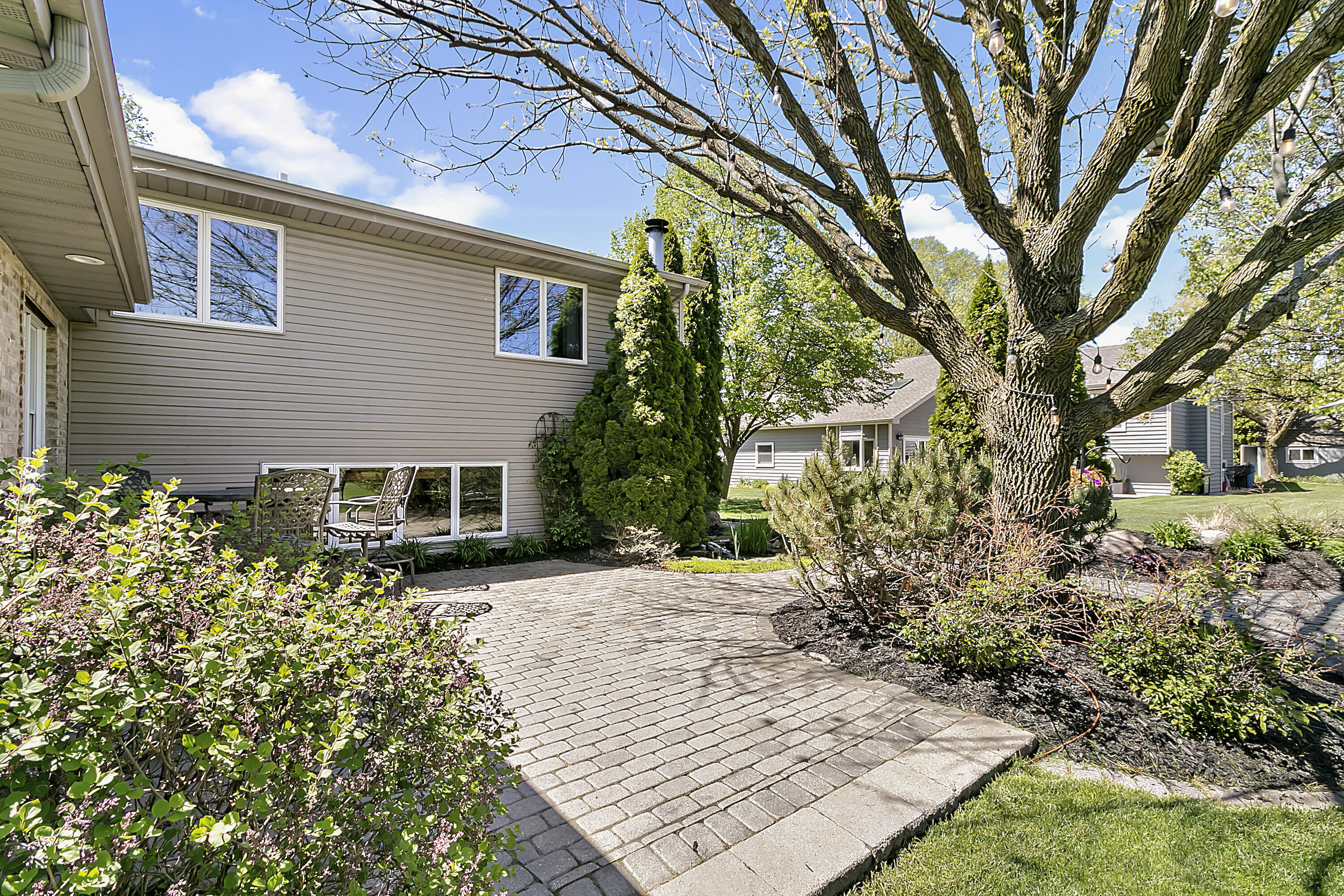 9185 Maplewood Street