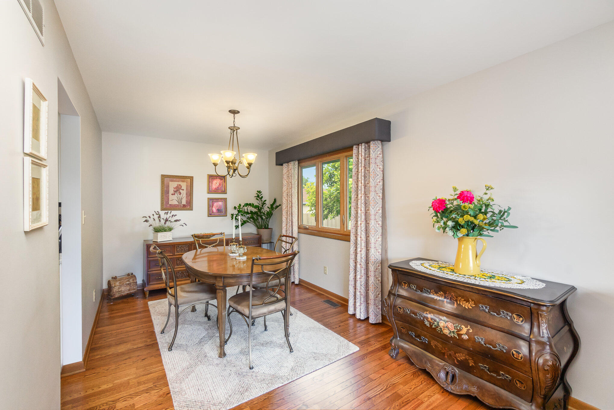 2820 Mockingbird Drive