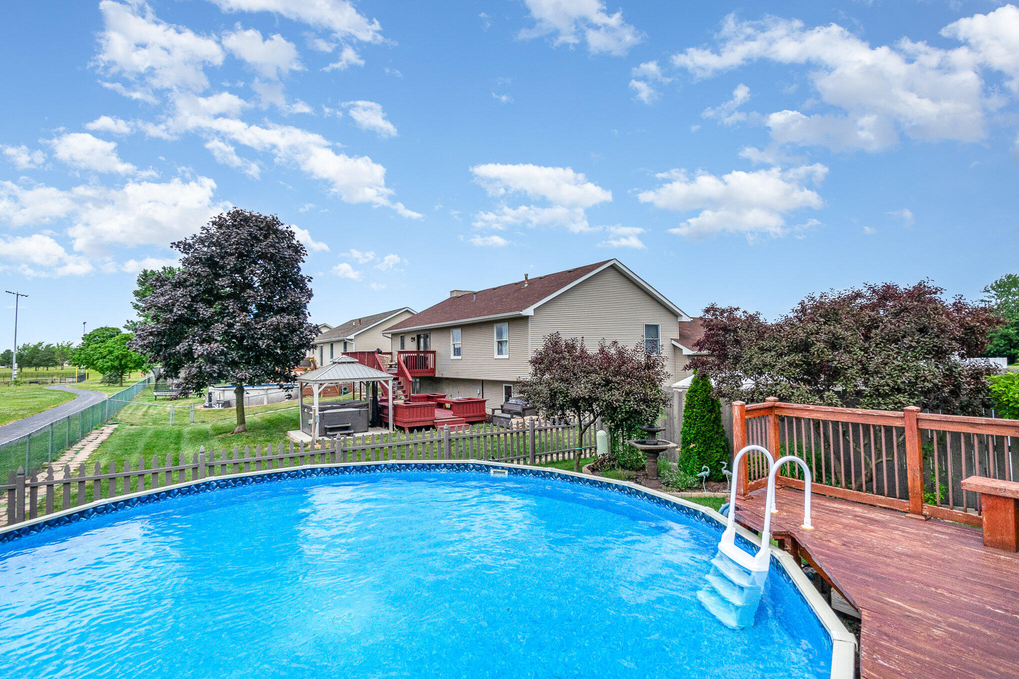 2820 Mockingbird Drive