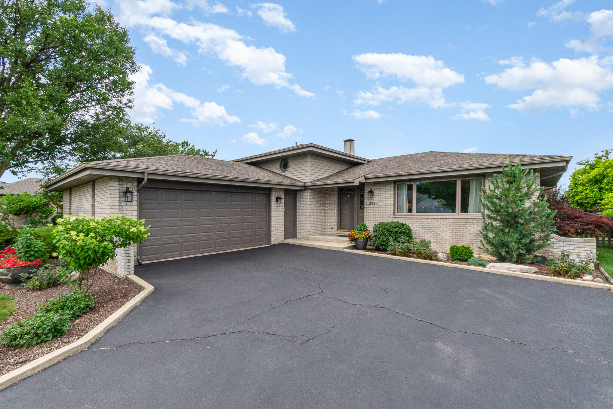 2820 Mockingbird Drive