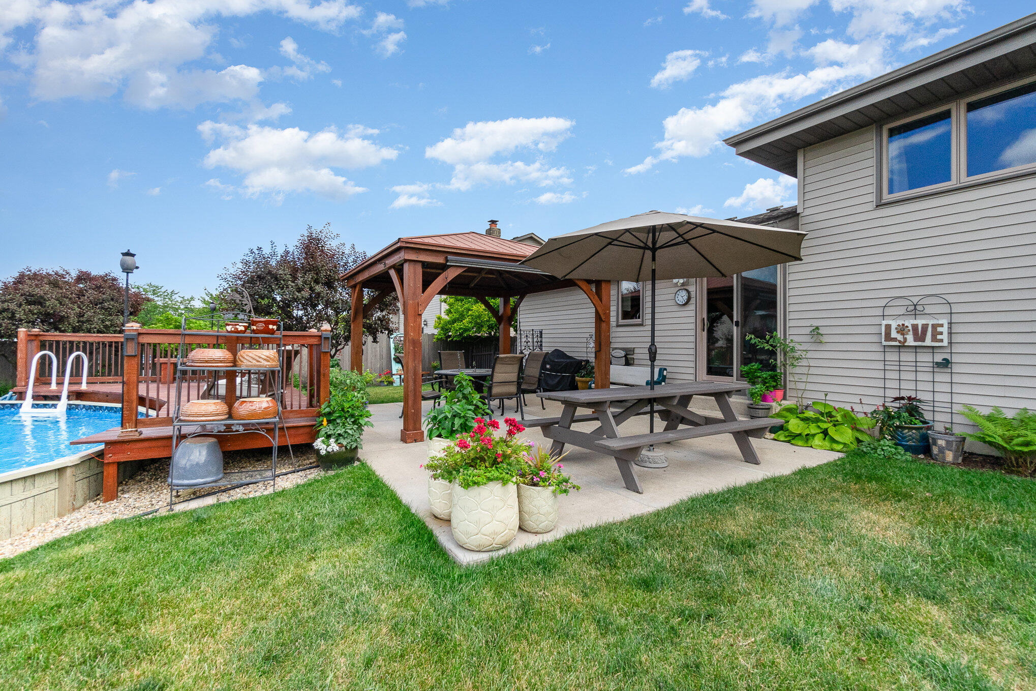 2820 Mockingbird Drive