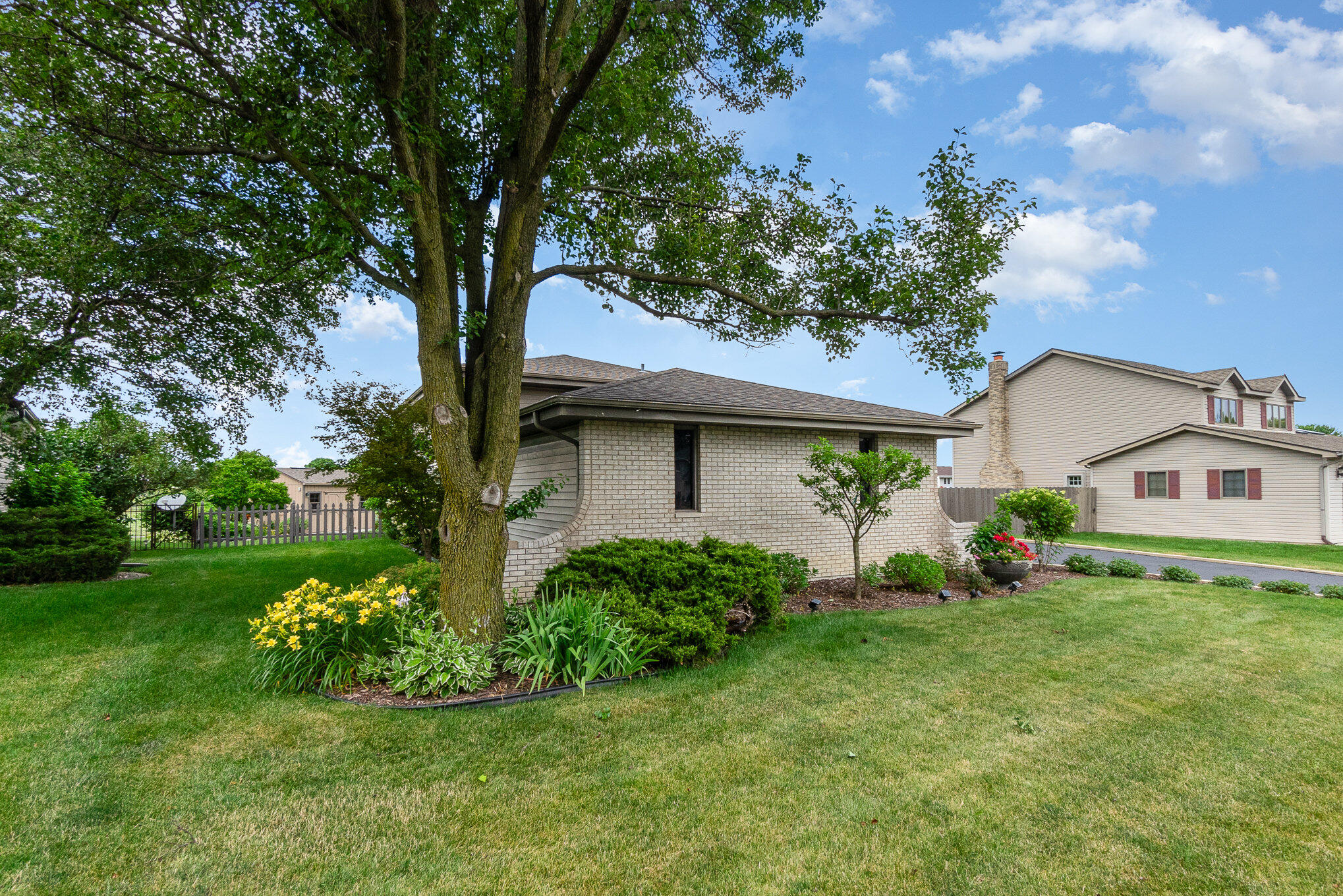 2820 Mockingbird Drive