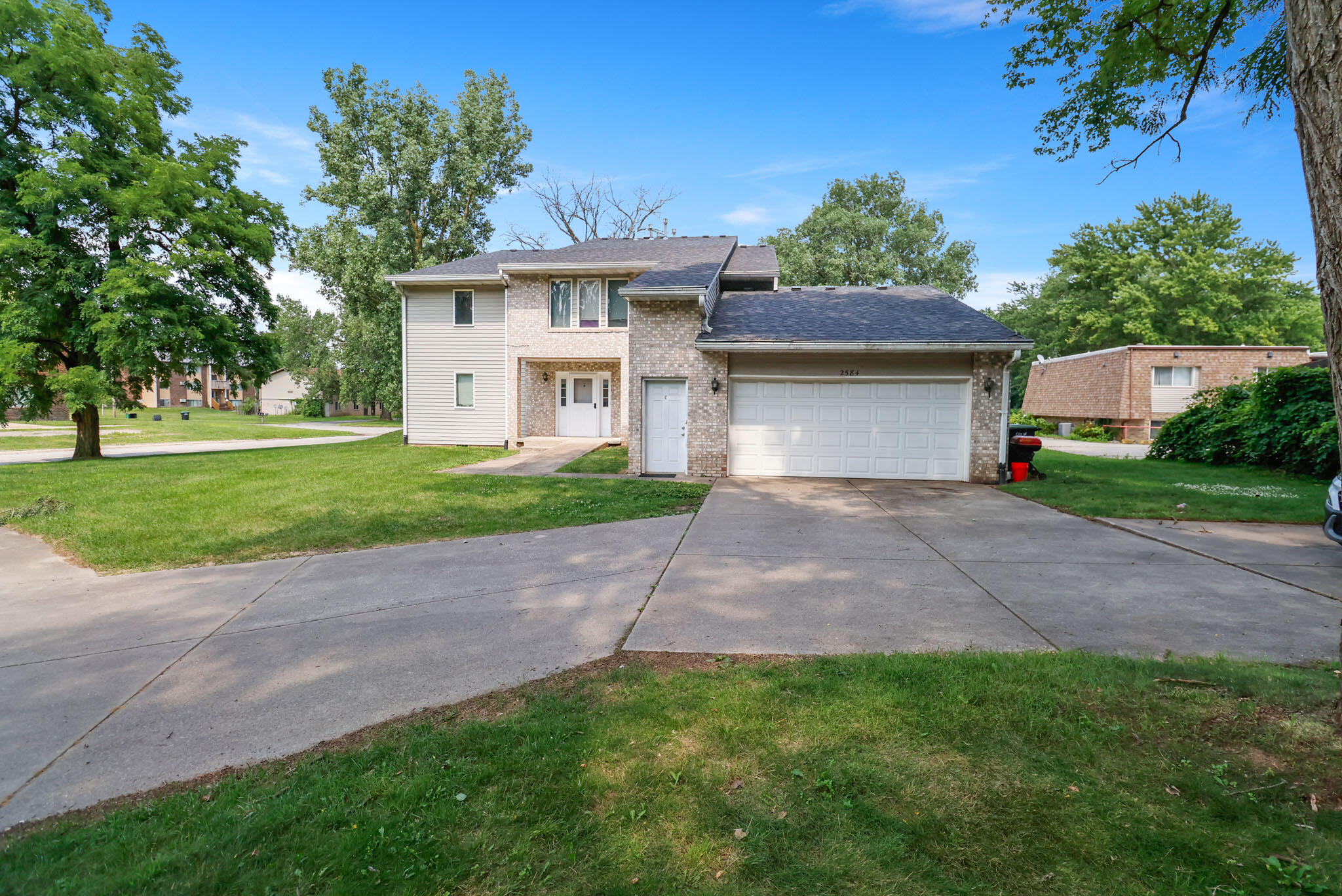 2584 Parkview Street