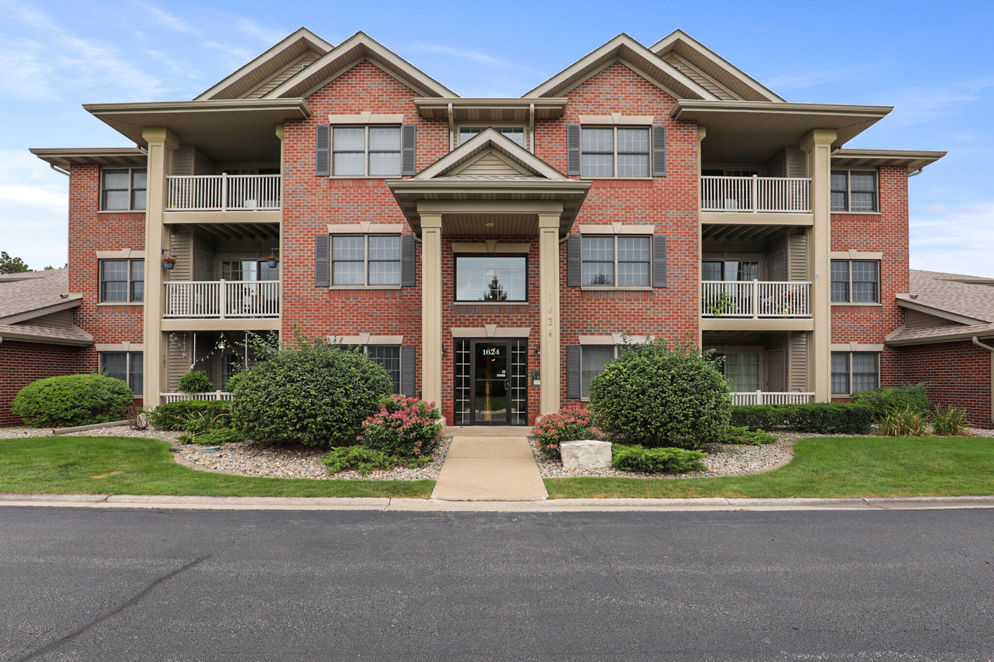 10409 White Oak Lane 3C