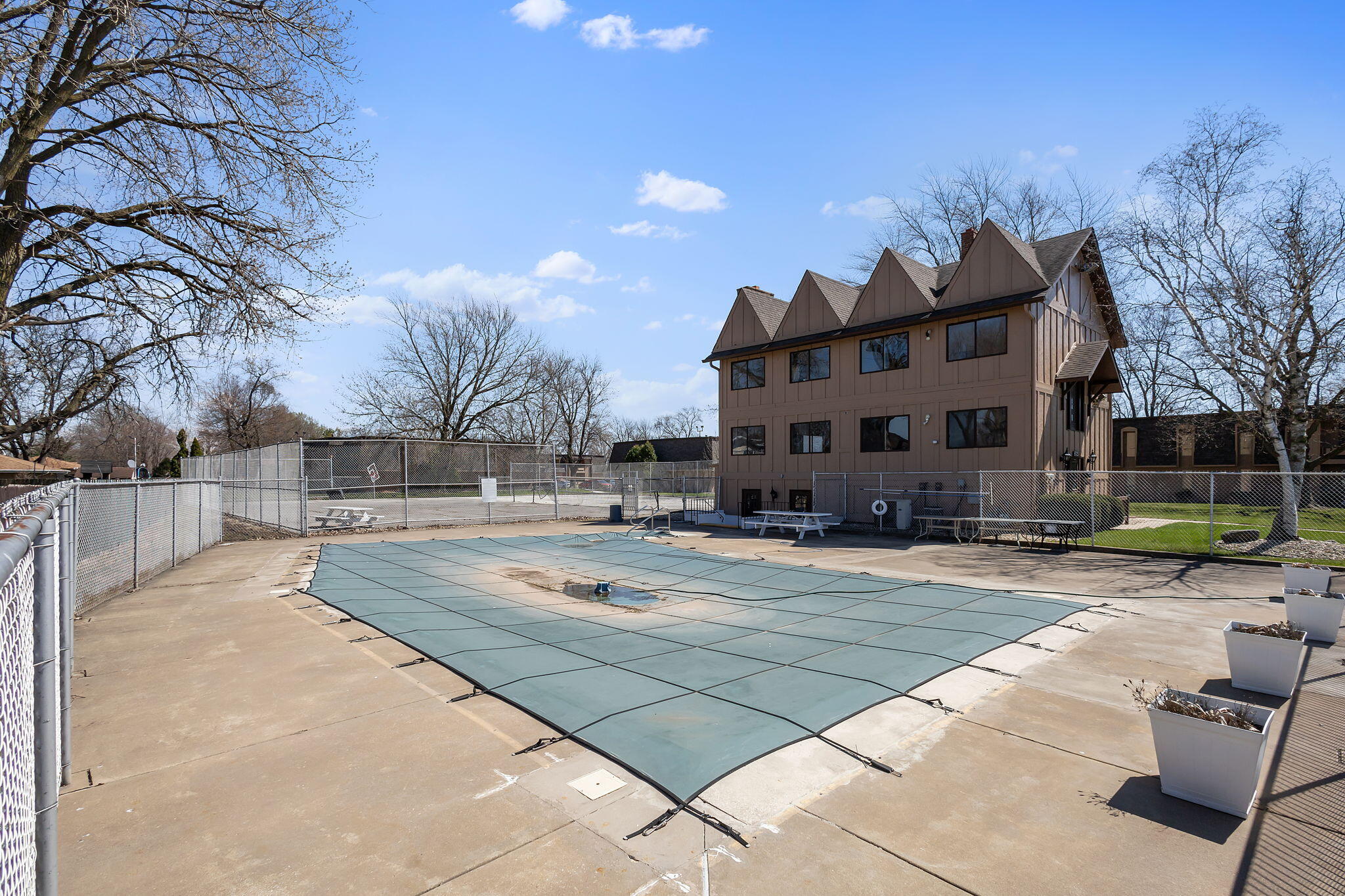 405 Old Stone Road 6