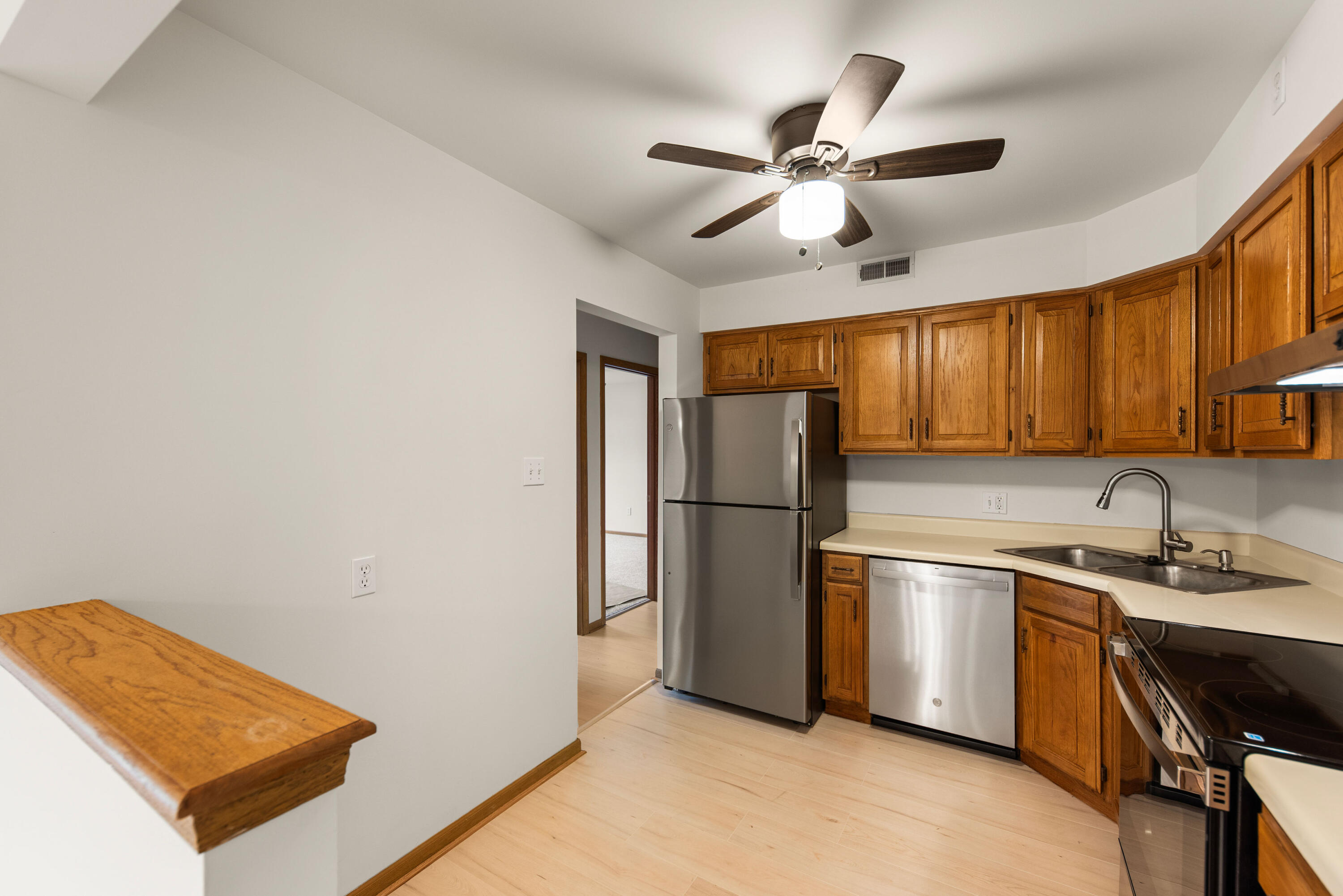 245 W Joliet Street 103