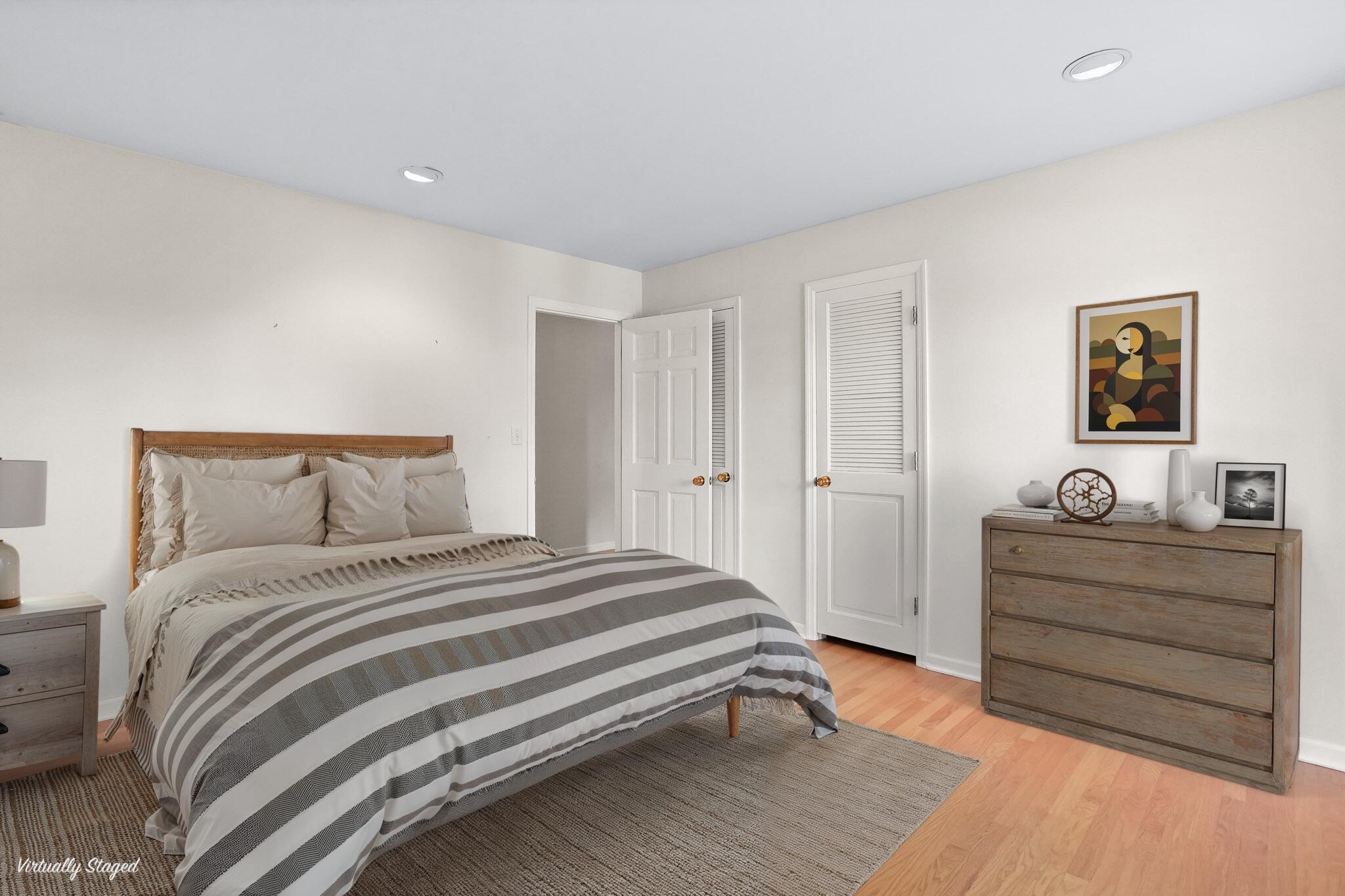 2511 W 58th Place