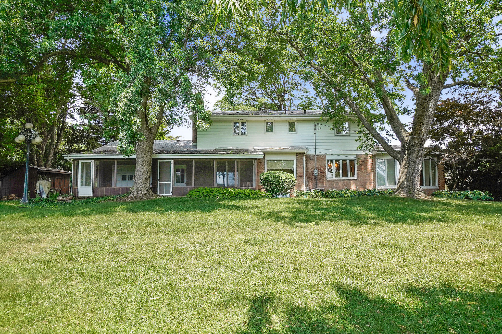 2511 W 58th Place