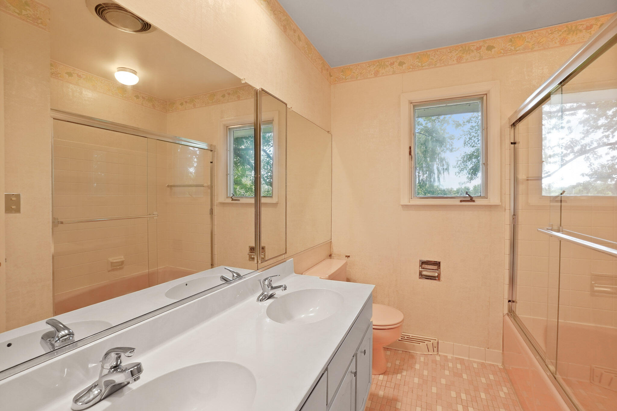 2511 W 58th Place