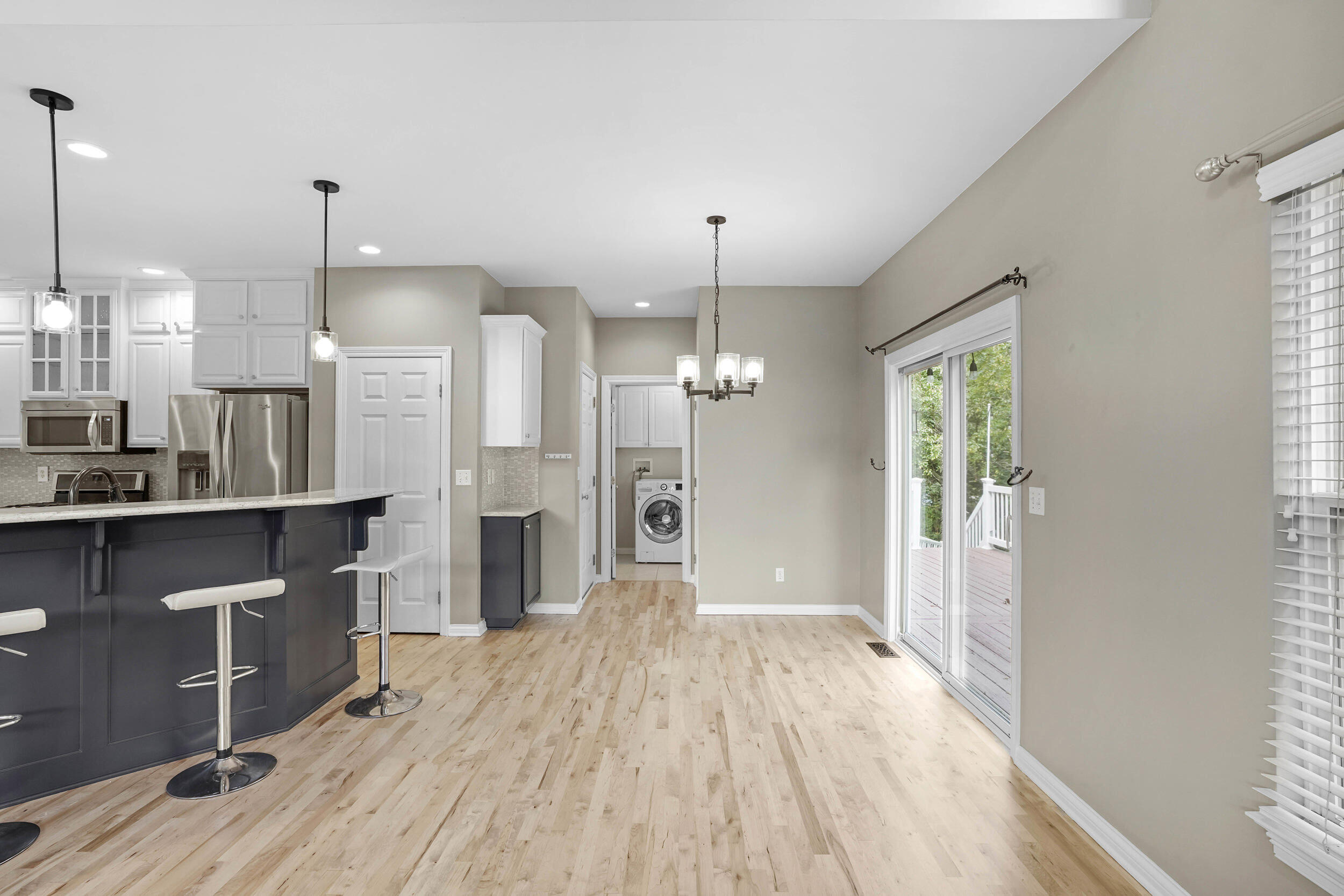 2507 Eisenhower Avenue