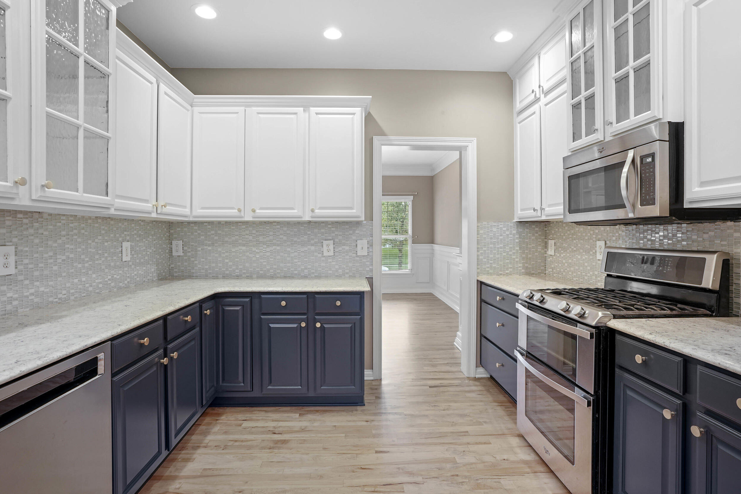 2507 Eisenhower Avenue