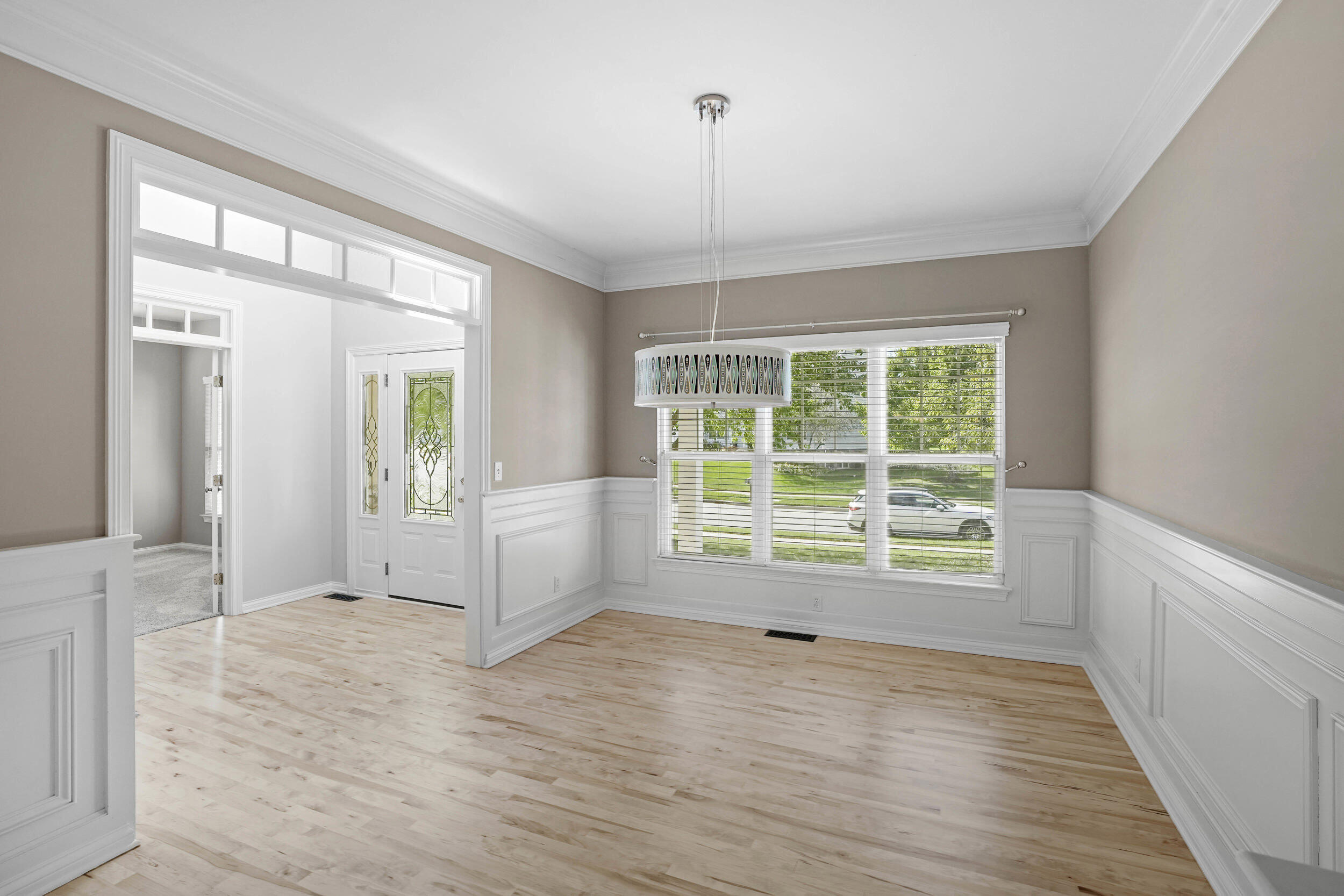 2507 Eisenhower Avenue