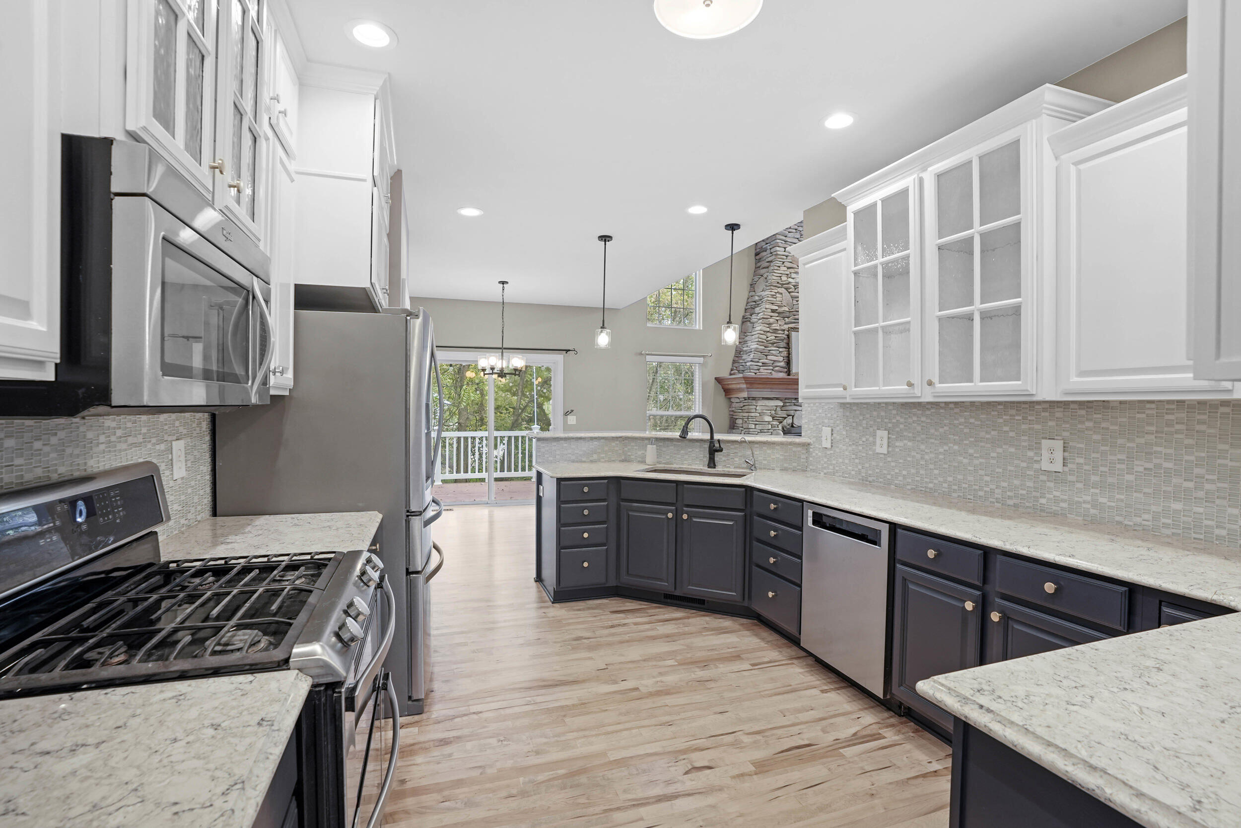 2507 Eisenhower Avenue