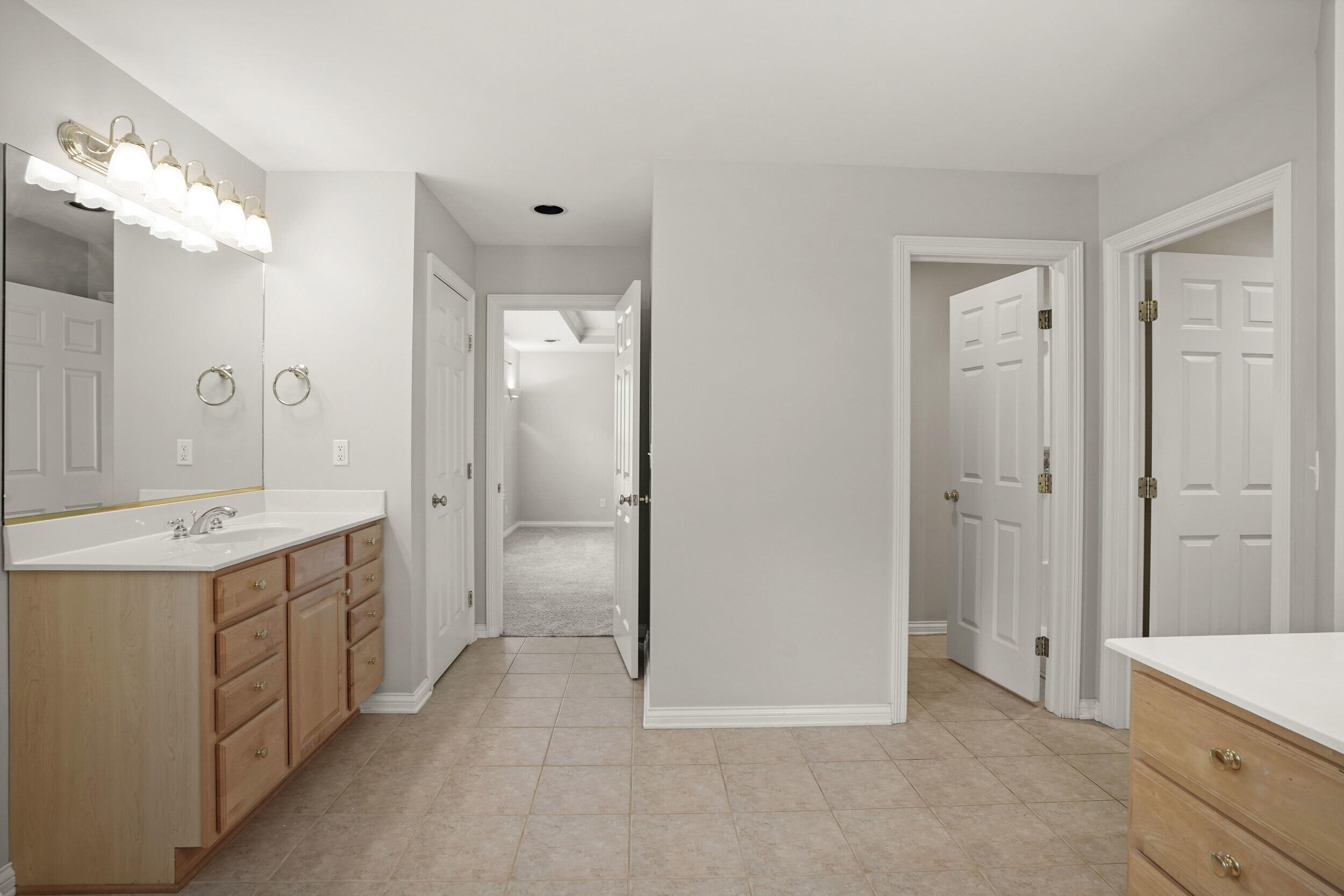 2507 Eisenhower Avenue