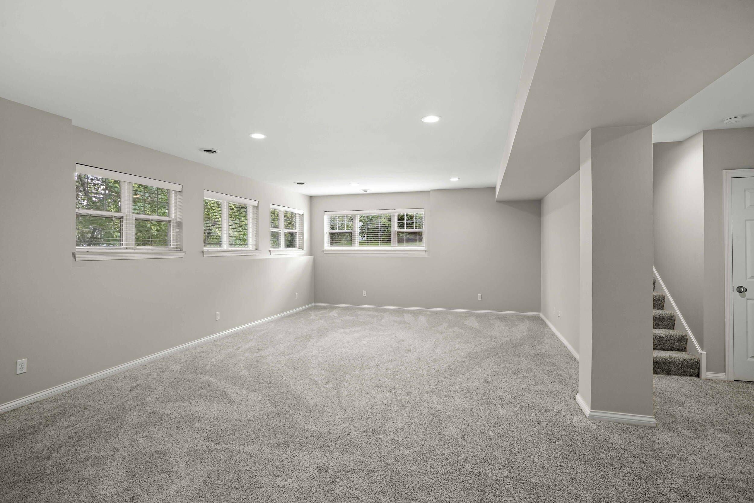 2507 Eisenhower Avenue