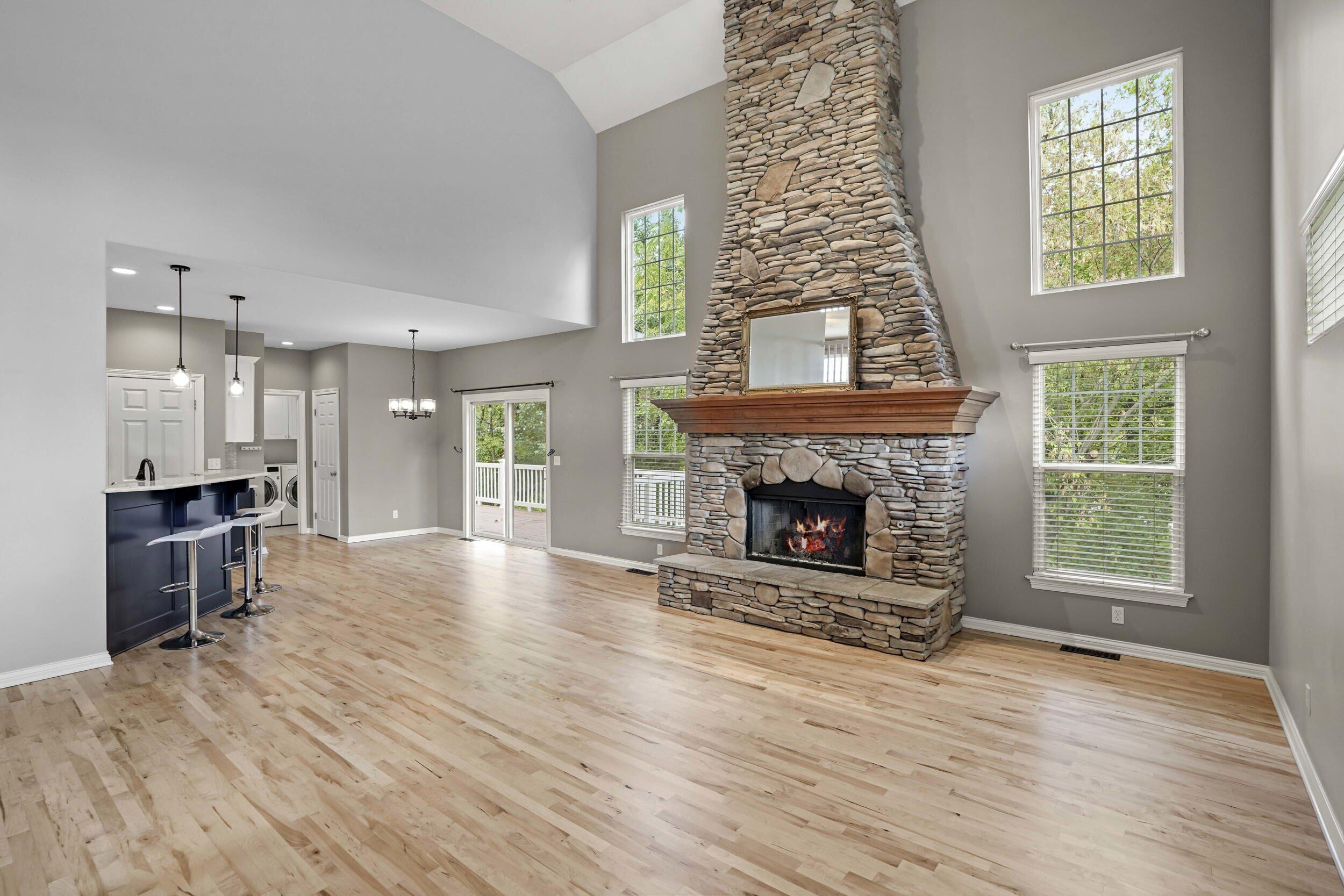 2507 Eisenhower Avenue