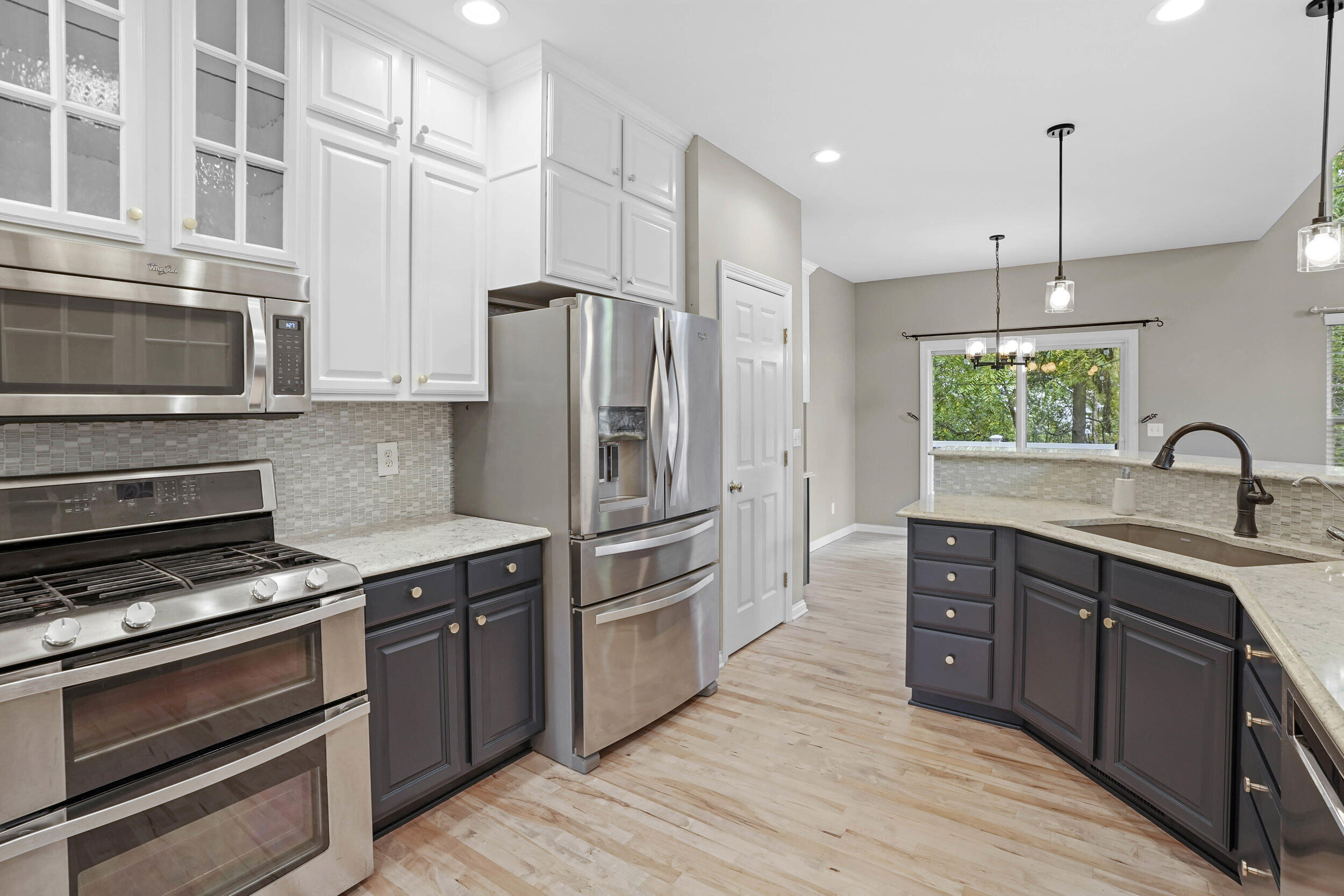 2507 Eisenhower Avenue