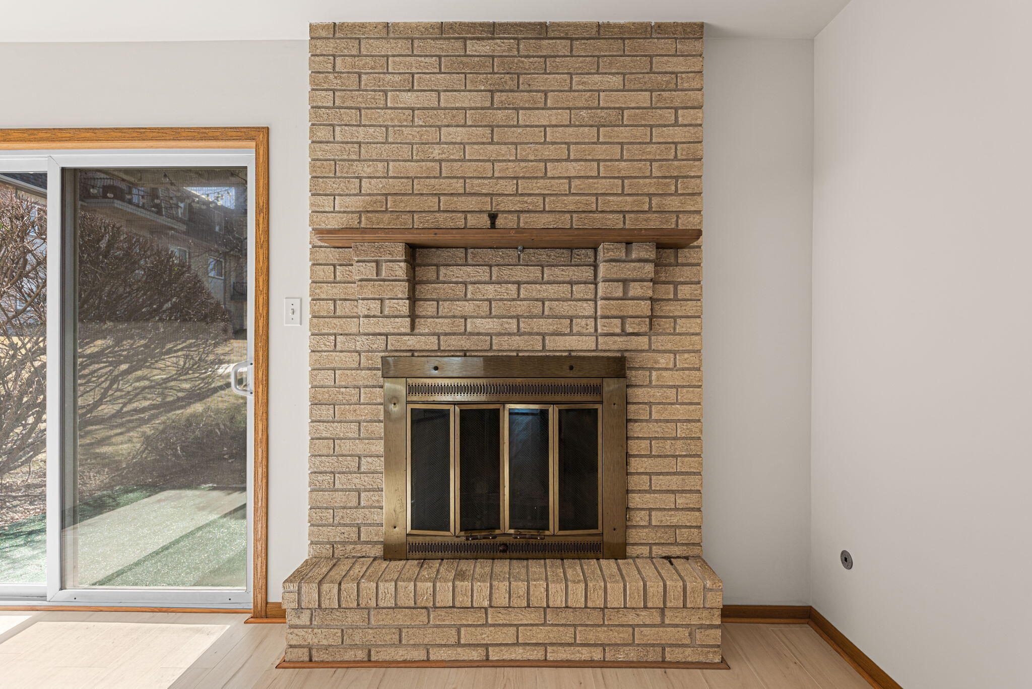 245 W Joliet Street Unit: 103