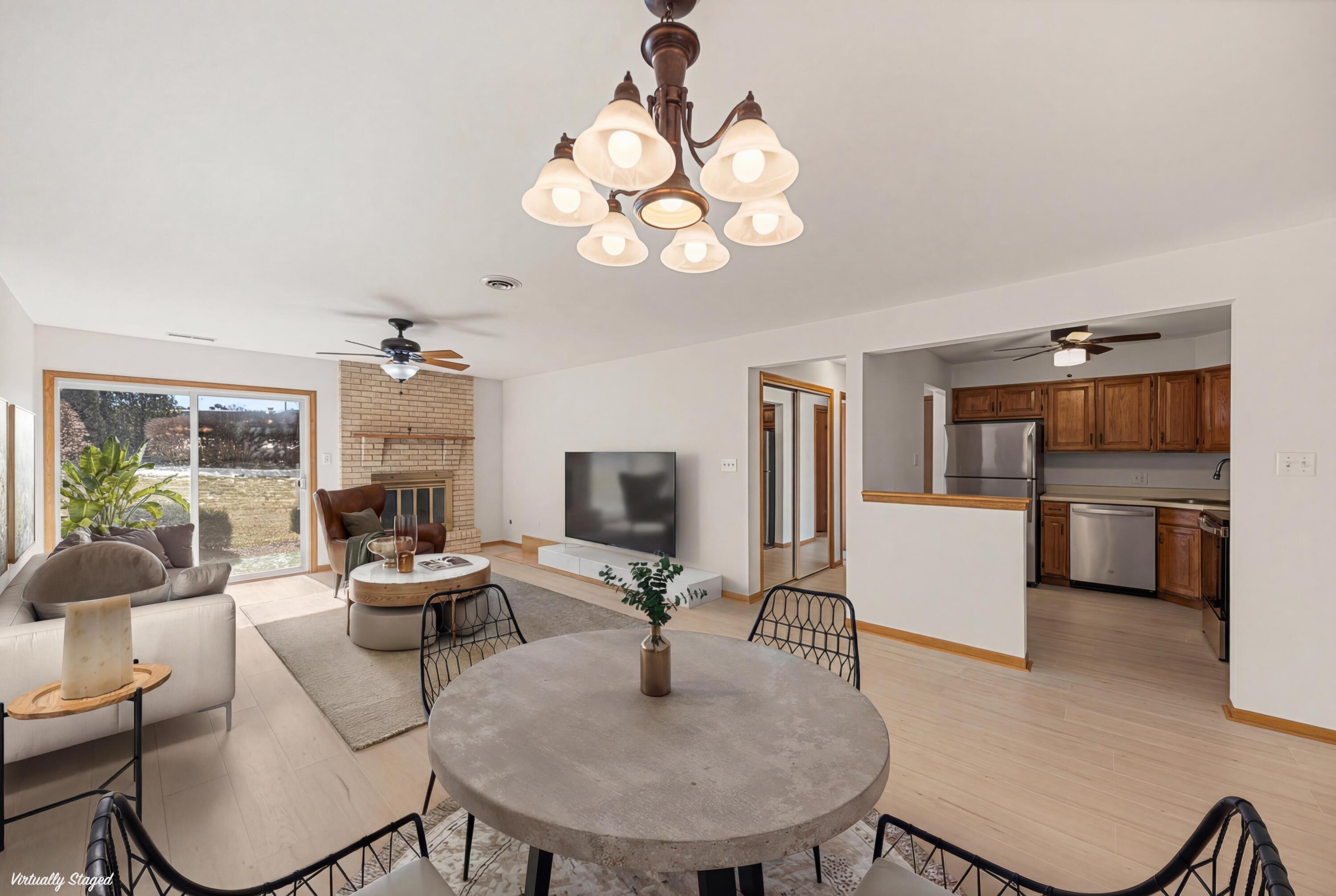 245 W Joliet Street Unit: 103