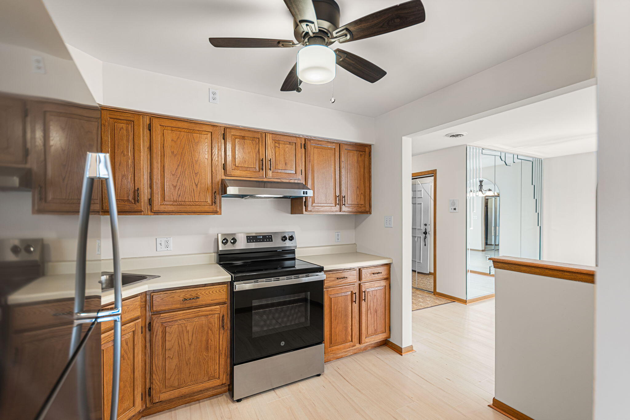 245 W Joliet Street Unit: 103