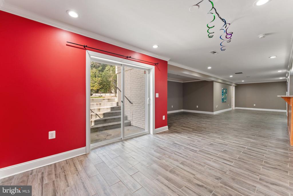 9031 Stone Crest Dr
