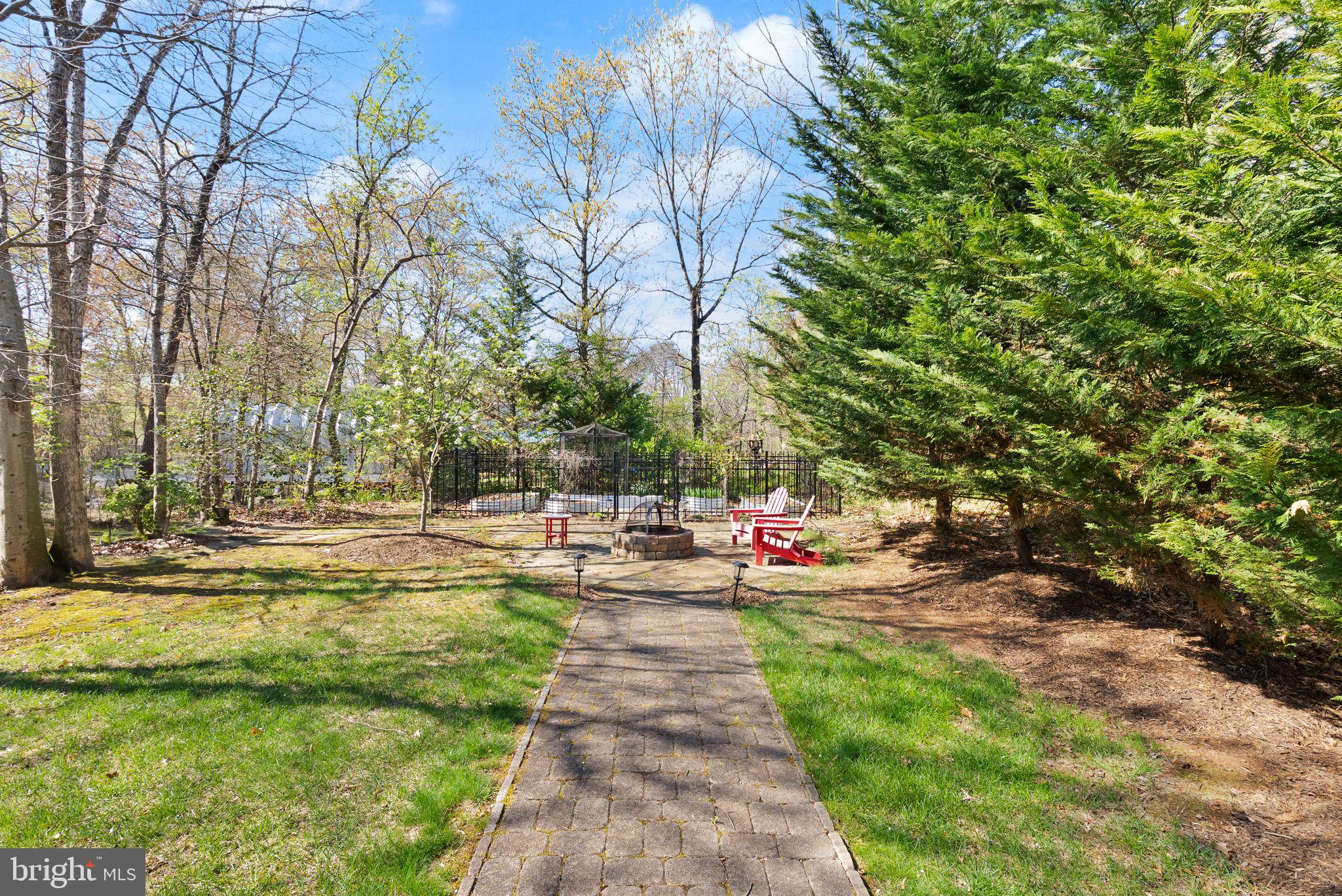 12212 JONATHONS GLEN WAY