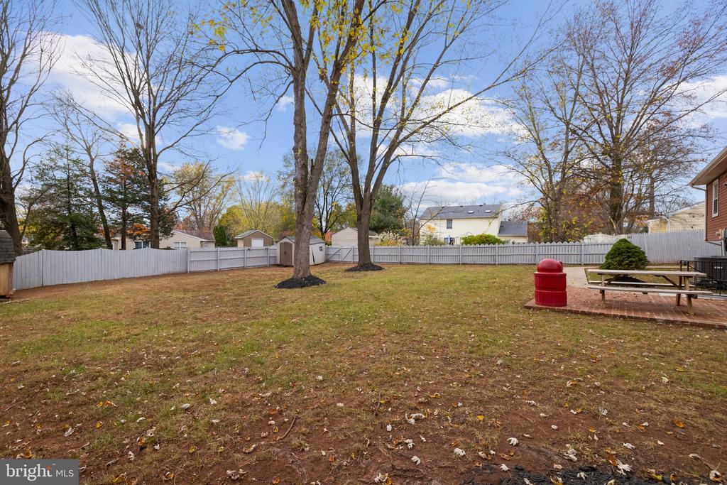 9195 Winterset Dr