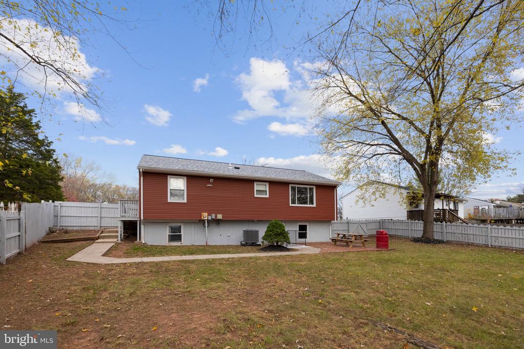 9195 Winterset Dr