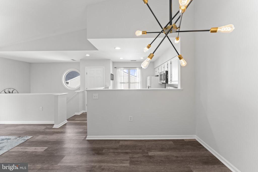 9462 SCARLET OAK DRIVE