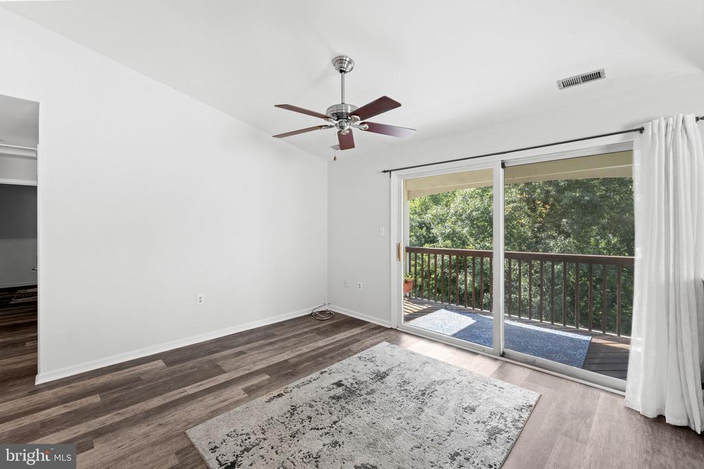 9462 SCARLET OAK DRIVE