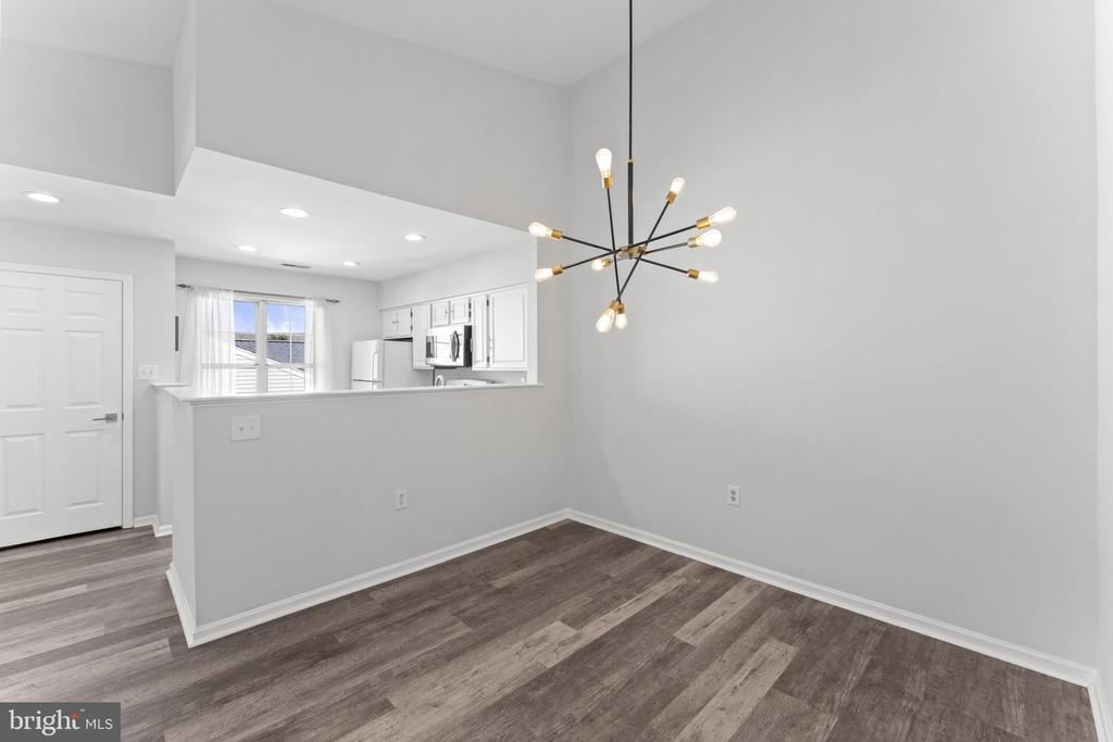 9462 SCARLET OAK DRIVE