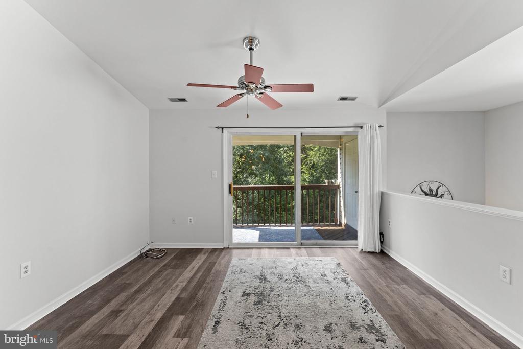 9462 SCARLET OAK DRIVE