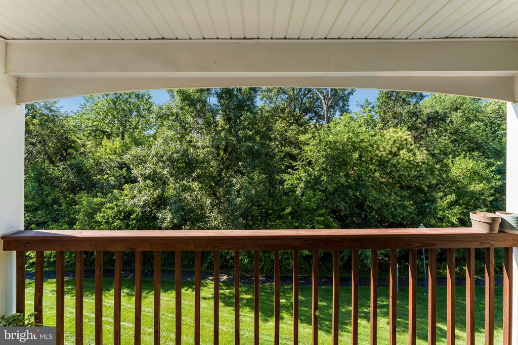 9462 SCARLET OAK DRIVE