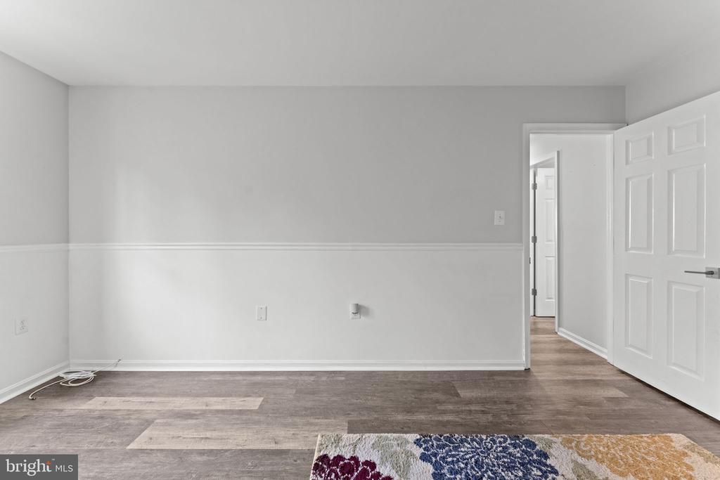 9462 SCARLET OAK DRIVE