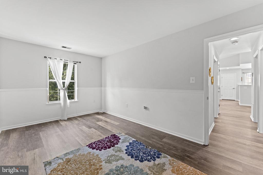 9462 SCARLET OAK DRIVE