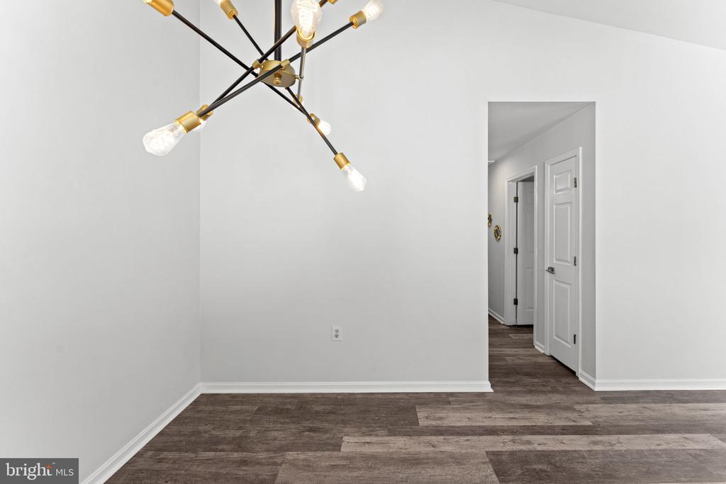 9462 SCARLET OAK DRIVE