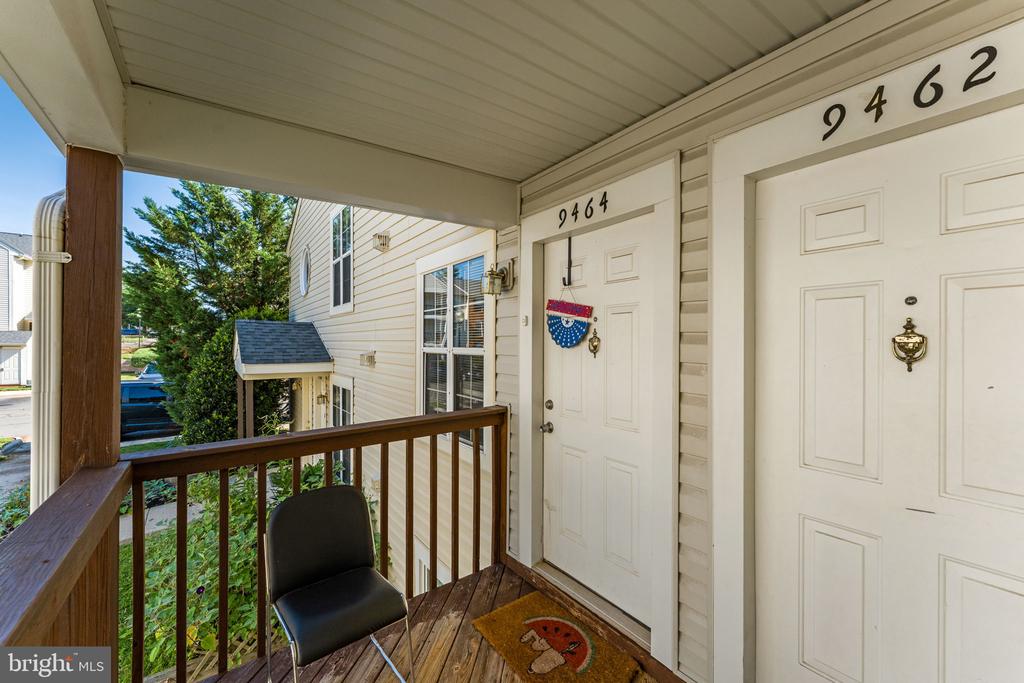 9462 SCARLET OAK DRIVE