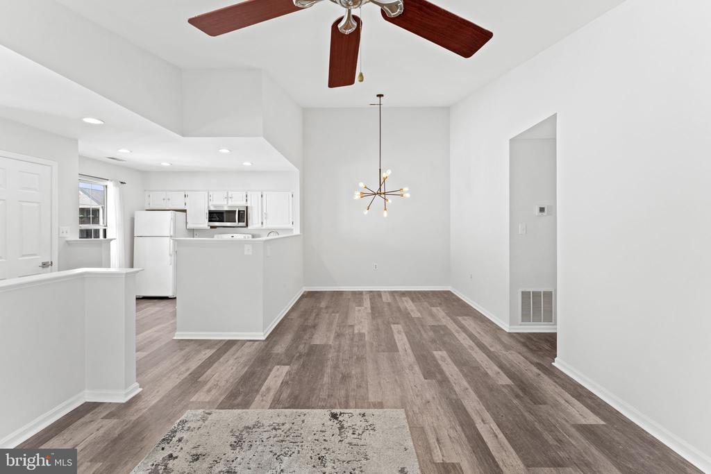 9462 SCARLET OAK DRIVE