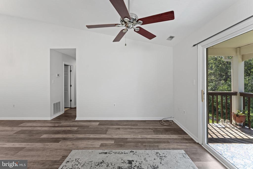 9462 SCARLET OAK DRIVE