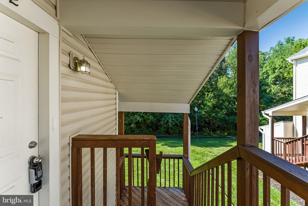 9462 SCARLET OAK DRIVE