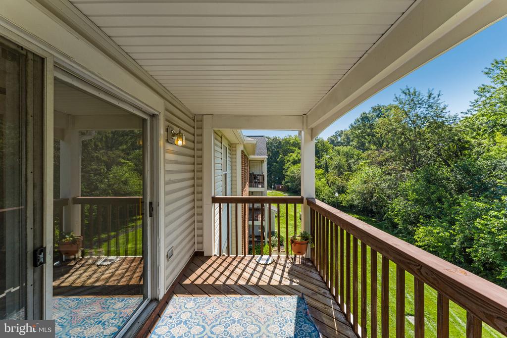 9462 SCARLET OAK DRIVE