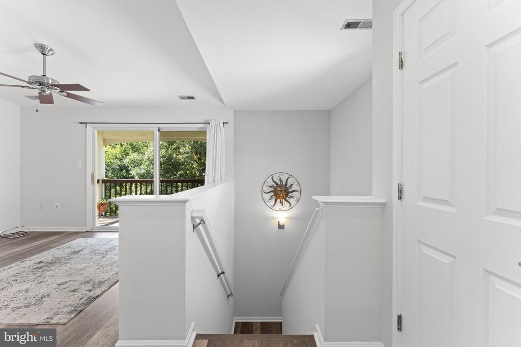 9462 SCARLET OAK DRIVE