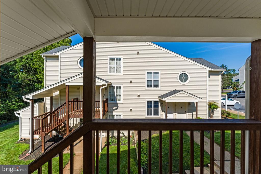 9462 SCARLET OAK DRIVE