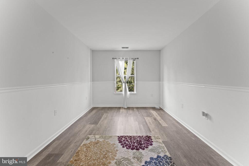 9462 SCARLET OAK DRIVE